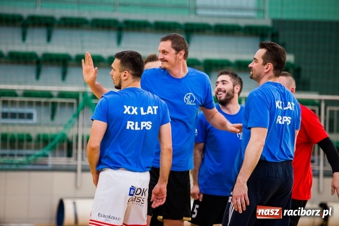Zdjęcie w galerii na portalu naszraciborz.pl: XX-lecie Raciborskiej Ligi Piłki Siatkowej wiadomości z regionu