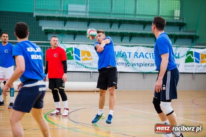 Zdjęcie w galerii na portalu naszraciborz.pl: XX-lecie Raciborskiej Ligi Piłki Siatkowej wiadomości z regionu