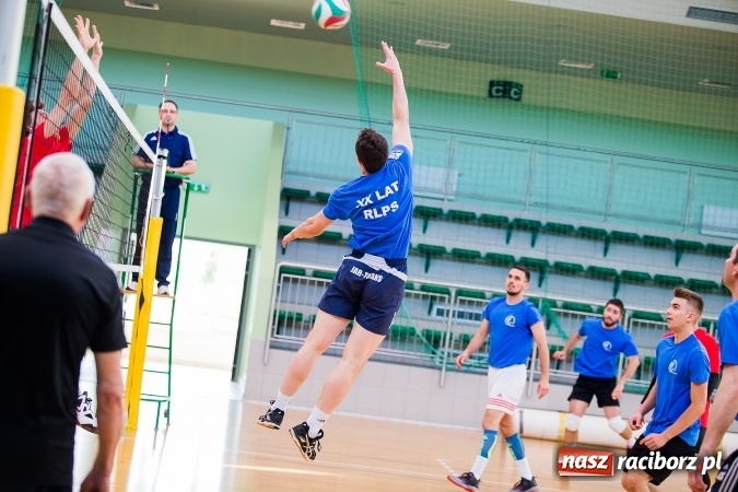Zdjęcie w galerii na portalu naszraciborz.pl: XX-lecie Raciborskiej Ligi Piłki Siatkowej wiadomości z regionu