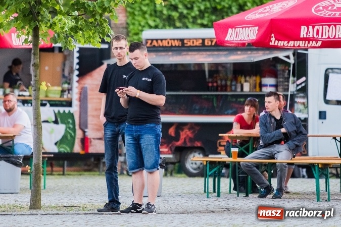 Zdjęcie w galerii na portalu naszraciborz.pl: Zlot fanów zespołu The Prodigy na Zamku Piastowskim wiadomości z regionu