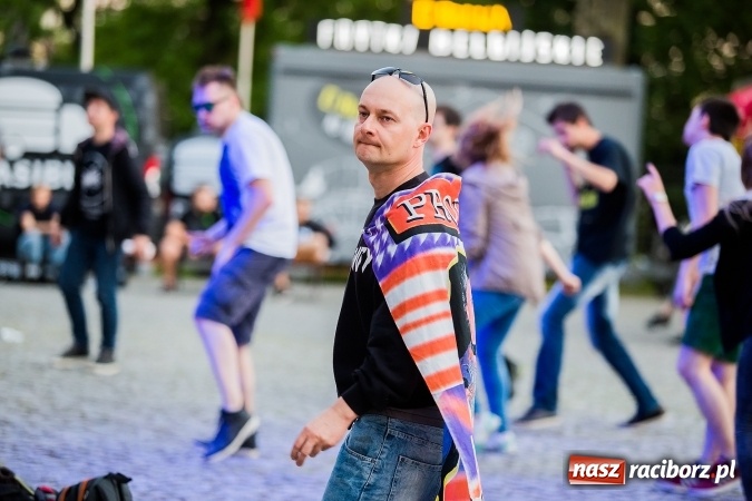 Zdjęcie w galerii na portalu naszraciborz.pl: Zlot fanów zespołu The Prodigy na Zamku Piastowskim wiadomości z regionu