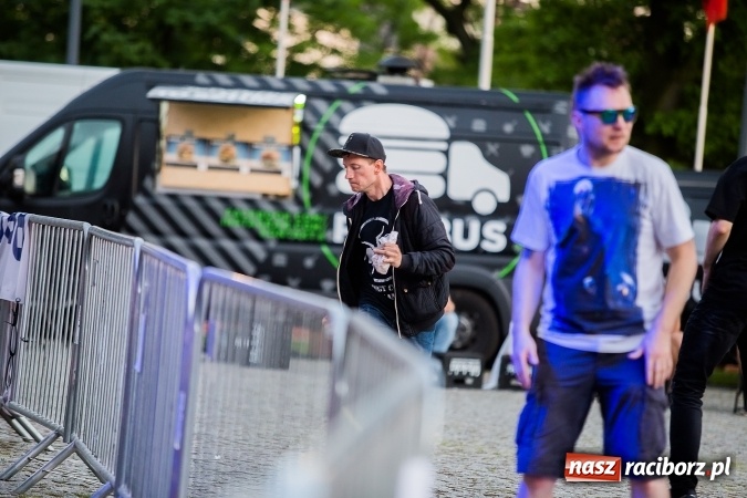 Zdjęcie w galerii na portalu naszraciborz.pl: Zlot fanów zespołu The Prodigy na Zamku Piastowskim wiadomości z regionu