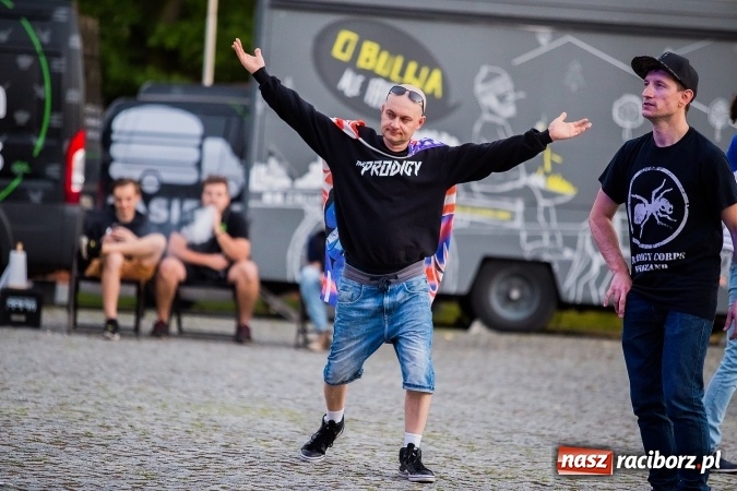 Zdjęcie w galerii na portalu naszraciborz.pl: Zlot fanów zespołu The Prodigy na Zamku Piastowskim wiadomości z regionu