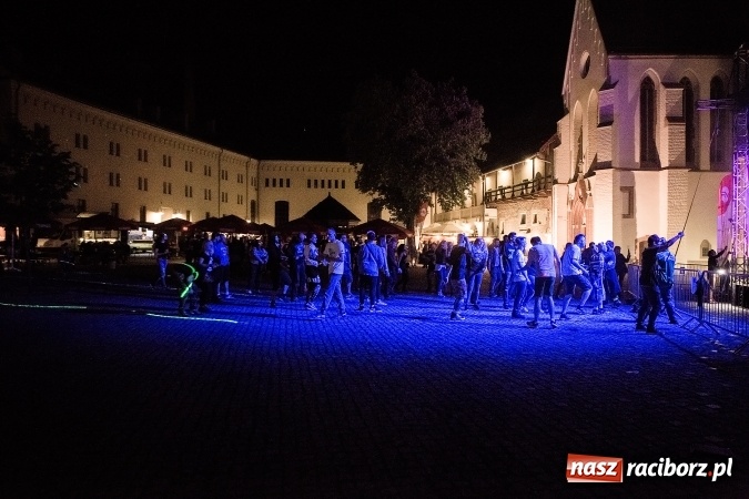 Zdjęcie w galerii na portalu naszraciborz.pl: Zlot fanów zespołu The Prodigy na Zamku Piastowskim wiadomości z regionu