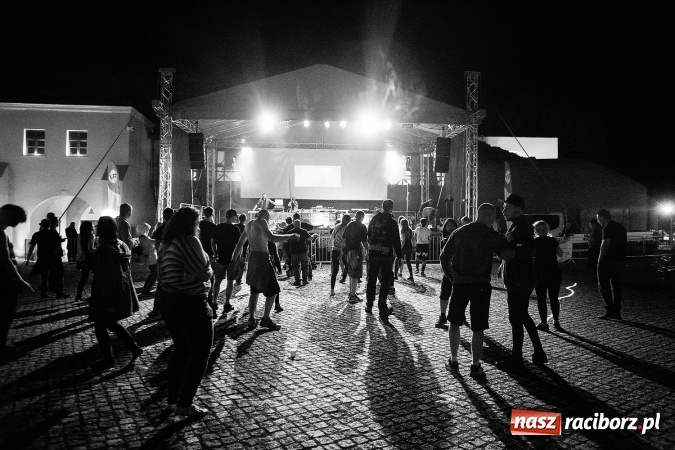 Zdjęcie w galerii na portalu naszraciborz.pl: Zlot fanów zespołu The Prodigy na Zamku Piastowskim wiadomości z regionu