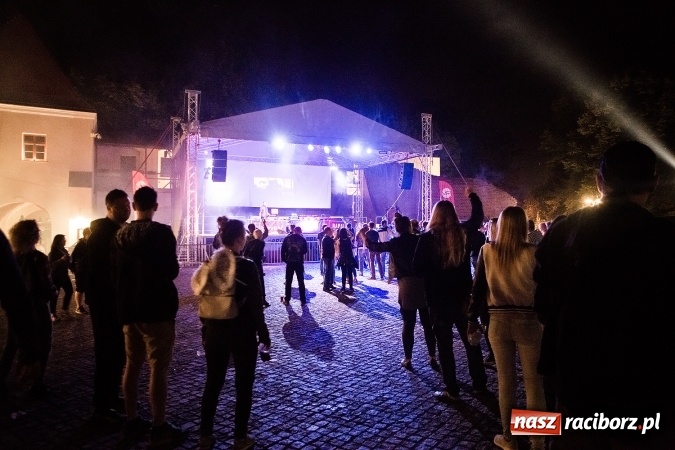 Zdjęcie w galerii na portalu naszraciborz.pl: Zlot fanów zespołu The Prodigy na Zamku Piastowskim wiadomości z regionu