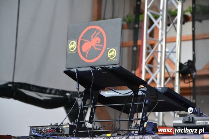 Zdjęcie w galerii na portalu naszraciborz.pl: Zlot fanów zespołu The Prodigy na Zamku Piastowskim wiadomości z regionu