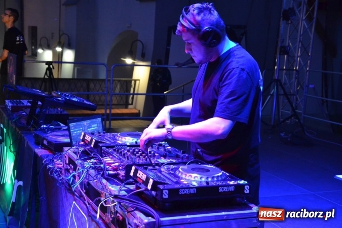 Zdjęcie w galerii na portalu naszraciborz.pl: Zlot fanów zespołu The Prodigy na Zamku Piastowskim wiadomości z regionu