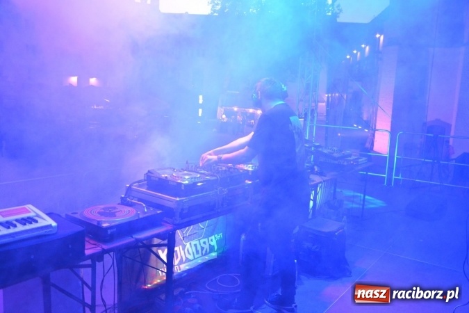 Zdjęcie w galerii na portalu naszraciborz.pl: Zlot fanów zespołu The Prodigy na Zamku Piastowskim wiadomości z regionu