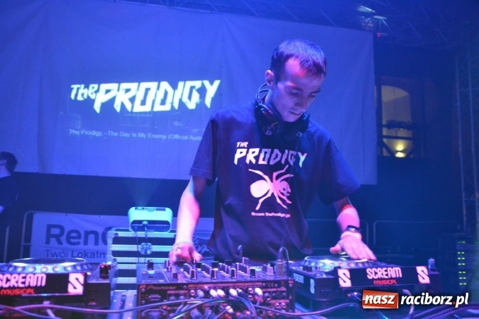 Zdjęcie w galerii na portalu naszraciborz.pl: Zlot fanów zespołu The Prodigy na Zamku Piastowskim wiadomości z regionu