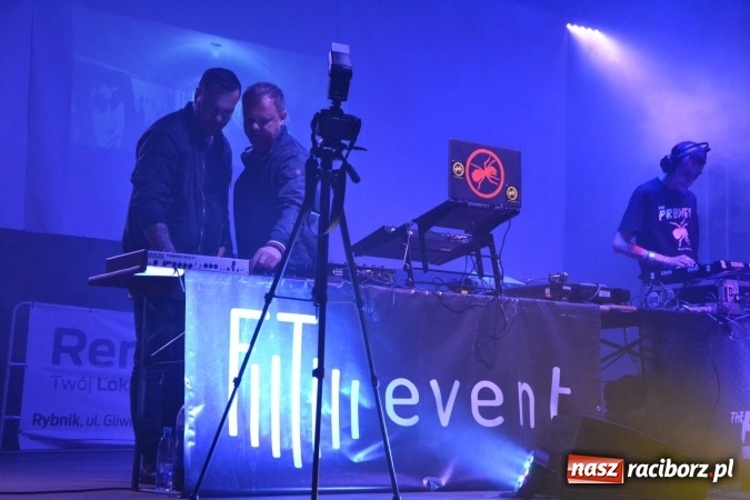 Zdjęcie w galerii na portalu naszraciborz.pl: Zlot fanów zespołu The Prodigy na Zamku Piastowskim wiadomości z regionu