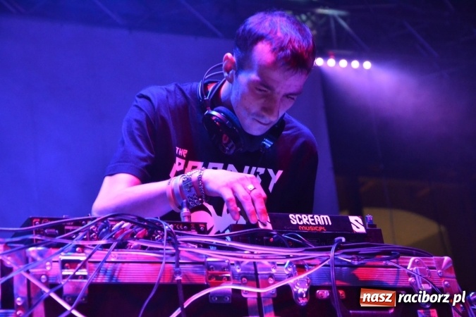 Zdjęcie w galerii na portalu naszraciborz.pl: Zlot fanów zespołu The Prodigy na Zamku Piastowskim wiadomości z regionu