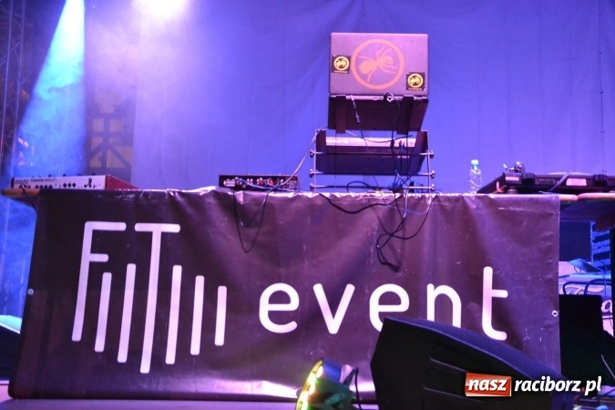 Zdjęcie w galerii na portalu naszraciborz.pl: Zlot fanów zespołu The Prodigy na Zamku Piastowskim wiadomości z regionu