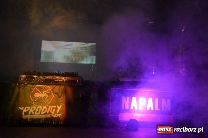 Zdjęcie w galerii na portalu naszraciborz.pl: Zlot fanów zespołu The Prodigy na Zamku Piastowskim wiadomości z regionu