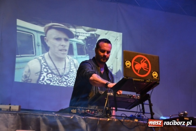 Zdjęcie w galerii na portalu naszraciborz.pl: Zlot fanów zespołu The Prodigy na Zamku Piastowskim wiadomości z regionu