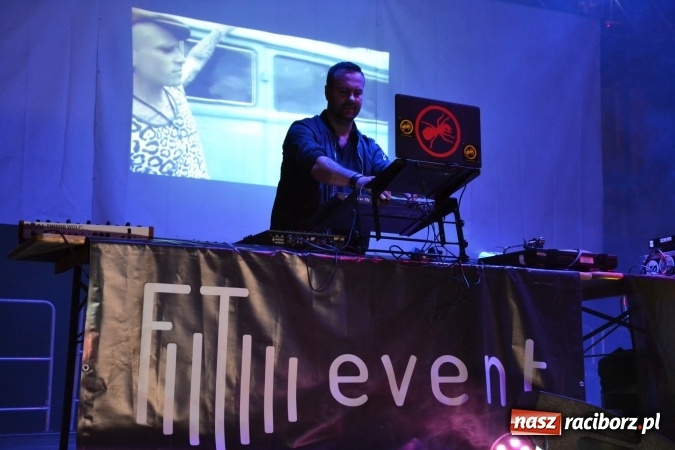 Zdjęcie w galerii na portalu naszraciborz.pl: Zlot fanów zespołu The Prodigy na Zamku Piastowskim wiadomości z regionu