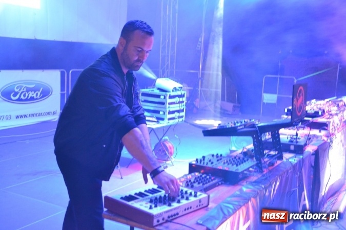 Zdjęcie w galerii na portalu naszraciborz.pl: Zlot fanów zespołu The Prodigy na Zamku Piastowskim wiadomości z regionu