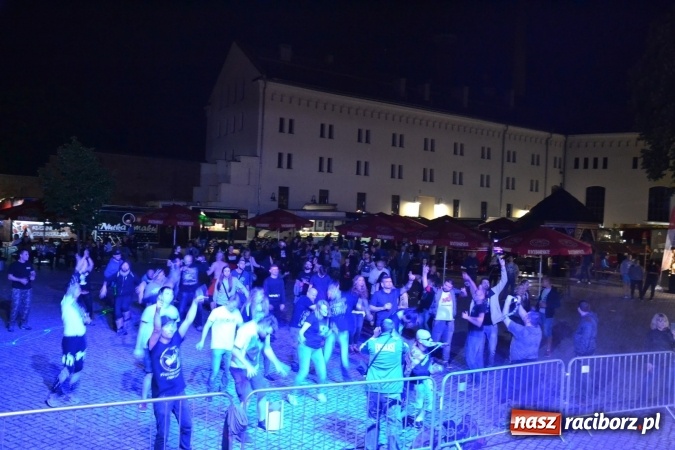 Zdjęcie w galerii na portalu naszraciborz.pl: Zlot fanów zespołu The Prodigy na Zamku Piastowskim wiadomości z regionu