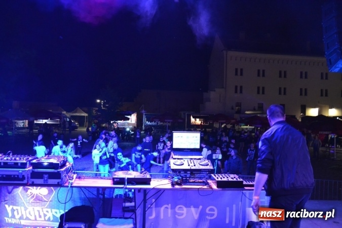 Zdjęcie w galerii na portalu naszraciborz.pl: Zlot fanów zespołu The Prodigy na Zamku Piastowskim wiadomości z regionu