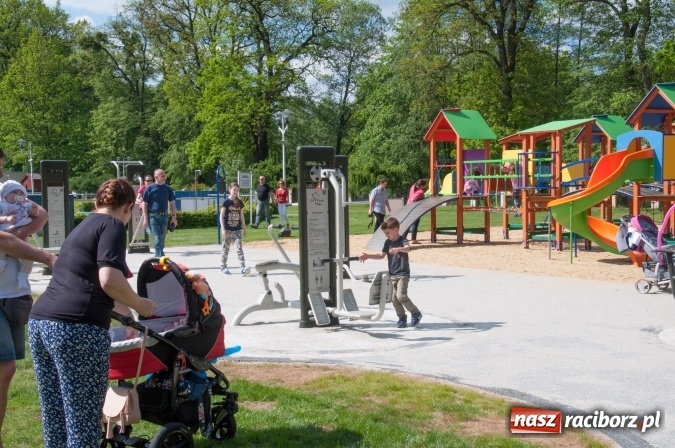 Zdjęcie w galerii na portalu naszraciborz.pl: Rodzinna Olimpiada z okazji Dnia Dziecka. Pracownicy SGL Carbon na pikniku w Aquabrax Szymocice wiadomości z regionu