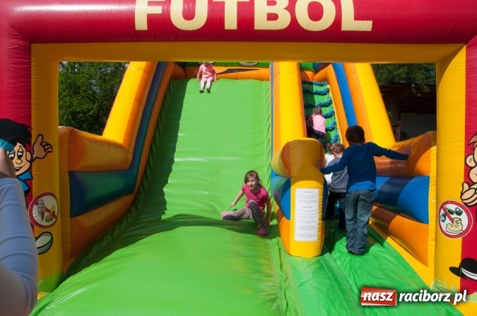 Zdjęcie w galerii na portalu naszraciborz.pl: Rodzinna Olimpiada z okazji Dnia Dziecka. Pracownicy SGL Carbon na pikniku w Aquabrax Szymocice wiadomości z regionu