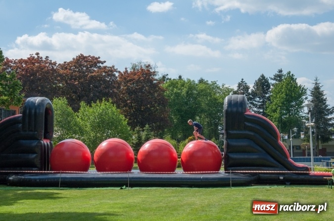 Zdjęcie w galerii na portalu naszraciborz.pl: Rodzinna Olimpiada z okazji Dnia Dziecka. Pracownicy SGL Carbon na pikniku w Aquabrax Szymocice wiadomości z regionu