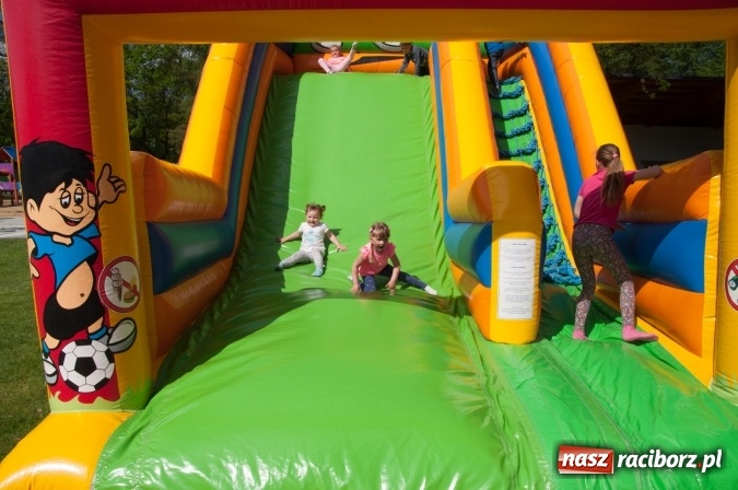 Zdjęcie w galerii na portalu naszraciborz.pl: Rodzinna Olimpiada z okazji Dnia Dziecka. Pracownicy SGL Carbon na pikniku w Aquabrax Szymocice wiadomości z regionu