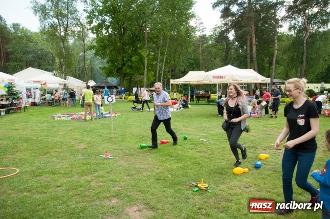 Zdjęcie w galerii na portalu naszraciborz.pl: Rodzinna Olimpiada z okazji Dnia Dziecka. Pracownicy SGL Carbon na pikniku w Aquabrax Szymocice wiadomości z regionu