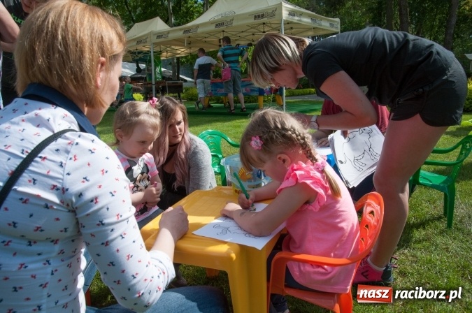 Zdjęcie w galerii na portalu naszraciborz.pl: Rodzinna Olimpiada z okazji Dnia Dziecka. Pracownicy SGL Carbon na pikniku w Aquabrax Szymocice wiadomości z regionu