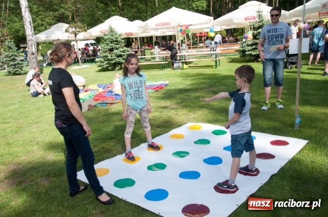 Zdjęcie w galerii na portalu naszraciborz.pl: Rodzinna Olimpiada z okazji Dnia Dziecka. Pracownicy SGL Carbon na pikniku w Aquabrax Szymocice wiadomości z regionu