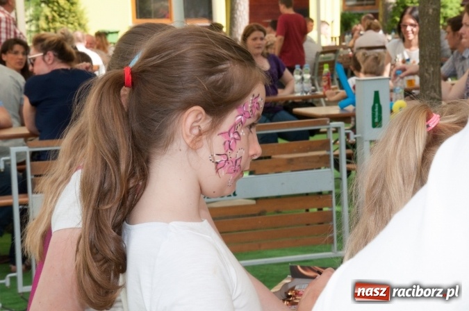 Zdjęcie w galerii na portalu naszraciborz.pl: Rodzinna Olimpiada z okazji Dnia Dziecka. Pracownicy SGL Carbon na pikniku w Aquabrax Szymocice wiadomości z regionu