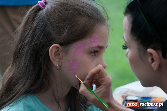 Zdjęcie w galerii na portalu naszraciborz.pl: Rodzinna Olimpiada z okazji Dnia Dziecka. Pracownicy SGL Carbon na pikniku w Aquabrax Szymocice wiadomości z regionu