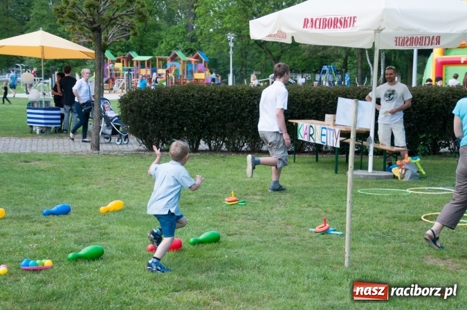 Zdjęcie w galerii na portalu naszraciborz.pl: Rodzinna Olimpiada z okazji Dnia Dziecka. Pracownicy SGL Carbon na pikniku w Aquabrax Szymocice wiadomości z regionu