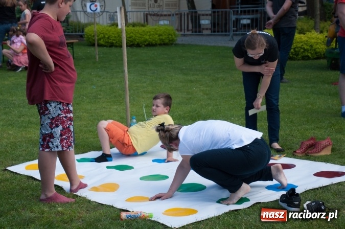 Zdjęcie w galerii na portalu naszraciborz.pl: Rodzinna Olimpiada z okazji Dnia Dziecka. Pracownicy SGL Carbon na pikniku w Aquabrax Szymocice wiadomości z regionu