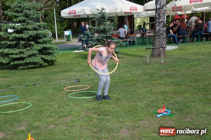 Zdjęcie w galerii na portalu naszraciborz.pl: Rodzinna Olimpiada z okazji Dnia Dziecka. Pracownicy SGL Carbon na pikniku w Aquabrax Szymocice wiadomości z regionu