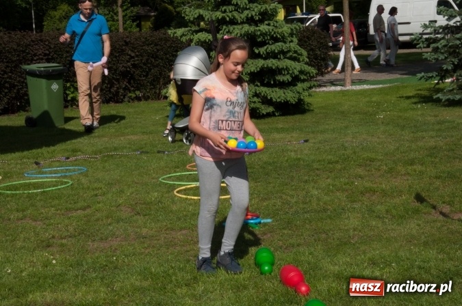 Zdjęcie w galerii na portalu naszraciborz.pl: Rodzinna Olimpiada z okazji Dnia Dziecka. Pracownicy SGL Carbon na pikniku w Aquabrax Szymocice wiadomości z regionu