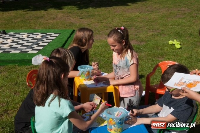 Zdjęcie w galerii na portalu naszraciborz.pl: Rodzinna Olimpiada z okazji Dnia Dziecka. Pracownicy SGL Carbon na pikniku w Aquabrax Szymocice wiadomości z regionu
