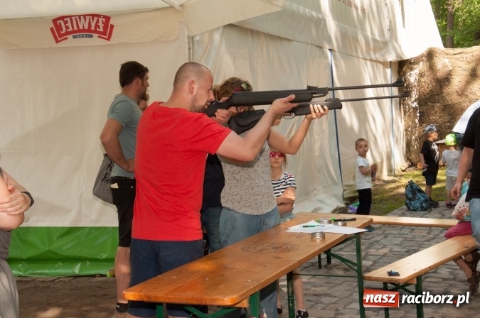 Zdjęcie w galerii na portalu naszraciborz.pl: Rodzinna Olimpiada z okazji Dnia Dziecka. Pracownicy SGL Carbon na pikniku w Aquabrax Szymocice wiadomości z regionu