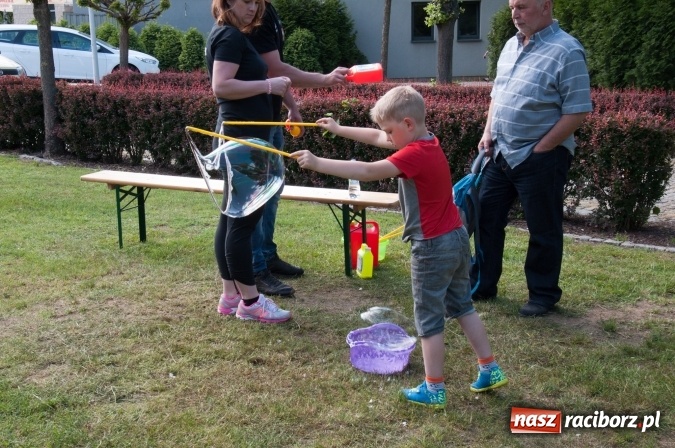Zdjęcie w galerii na portalu naszraciborz.pl: Rodzinna Olimpiada z okazji Dnia Dziecka. Pracownicy SGL Carbon na pikniku w Aquabrax Szymocice wiadomości z regionu