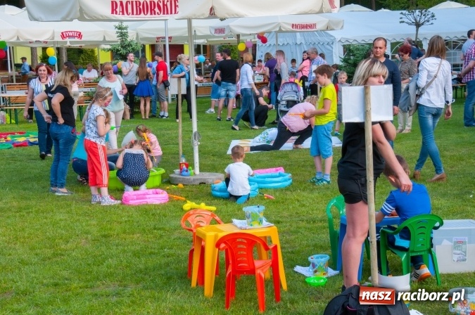 Zdjęcie w galerii na portalu naszraciborz.pl: Rodzinna Olimpiada z okazji Dnia Dziecka. Pracownicy SGL Carbon na pikniku w Aquabrax Szymocice wiadomości z regionu