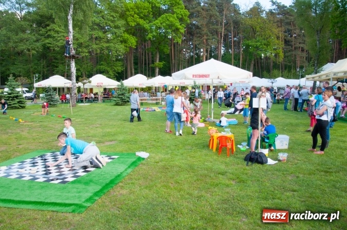 Zdjęcie w galerii na portalu naszraciborz.pl: Rodzinna Olimpiada z okazji Dnia Dziecka. Pracownicy SGL Carbon na pikniku w Aquabrax Szymocice wiadomości z regionu