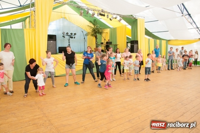Zdjęcie w galerii na portalu naszraciborz.pl: Rodzinna Olimpiada z okazji Dnia Dziecka. Pracownicy SGL Carbon na pikniku w Aquabrax Szymocice wiadomości z regionu