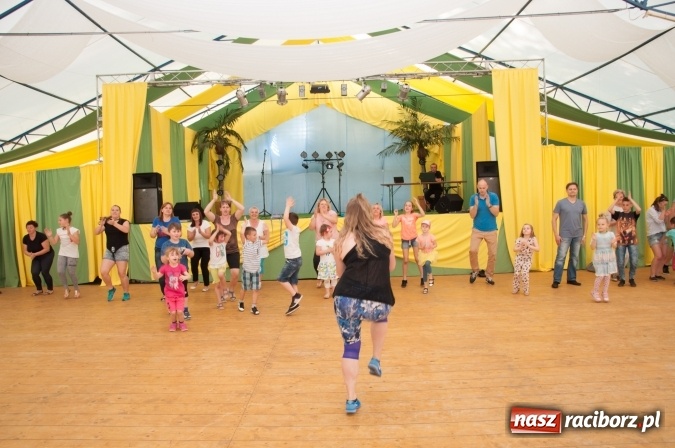 Zdjęcie w galerii na portalu naszraciborz.pl: Rodzinna Olimpiada z okazji Dnia Dziecka. Pracownicy SGL Carbon na pikniku w Aquabrax Szymocice wiadomości z regionu