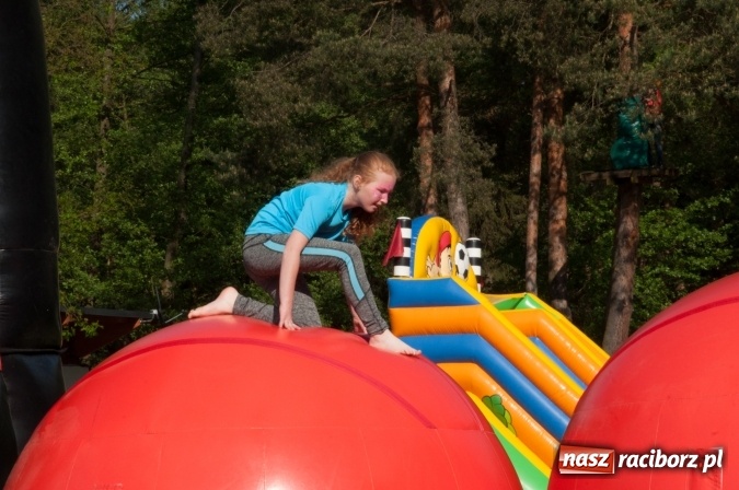 Zdjęcie w galerii na portalu naszraciborz.pl: Rodzinna Olimpiada z okazji Dnia Dziecka. Pracownicy SGL Carbon na pikniku w Aquabrax Szymocice wiadomości z regionu