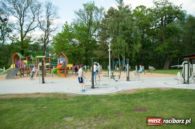 Zdjęcie w galerii na portalu naszraciborz.pl: Rodzinna Olimpiada z okazji Dnia Dziecka. Pracownicy SGL Carbon na pikniku w Aquabrax Szymocice wiadomości z regionu