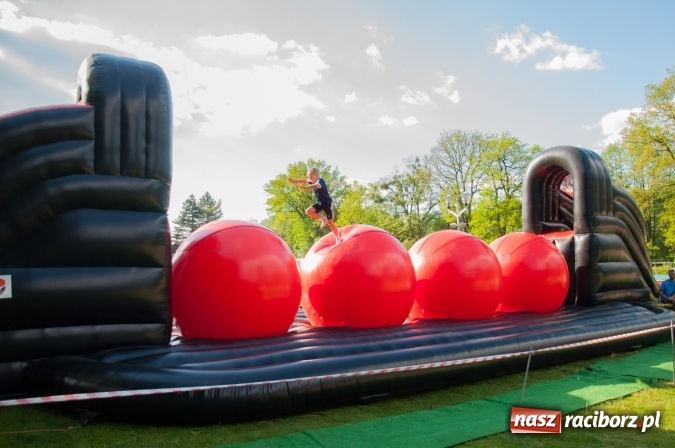 Zdjęcie w galerii na portalu naszraciborz.pl: Rodzinna Olimpiada z okazji Dnia Dziecka. Pracownicy SGL Carbon na pikniku w Aquabrax Szymocice wiadomości z regionu