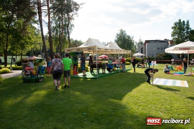 Zdjęcie w galerii na portalu naszraciborz.pl: Rodzinna Olimpiada z okazji Dnia Dziecka. Pracownicy SGL Carbon na pikniku w Aquabrax Szymocice wiadomości z regionu