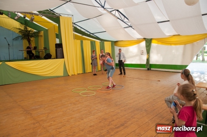 Zdjęcie w galerii na portalu naszraciborz.pl: Rodzinna Olimpiada z okazji Dnia Dziecka. Pracownicy SGL Carbon na pikniku w Aquabrax Szymocice wiadomości z regionu