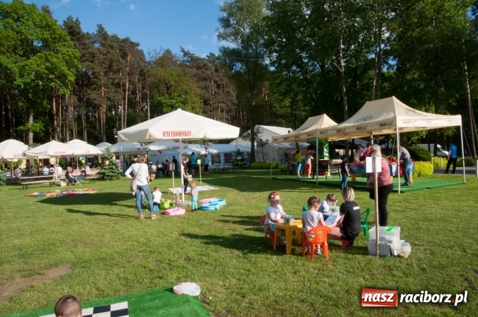 Zdjęcie w galerii na portalu naszraciborz.pl: Rodzinna Olimpiada z okazji Dnia Dziecka. Pracownicy SGL Carbon na pikniku w Aquabrax Szymocice wiadomości z regionu