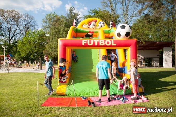 Zdjęcie w galerii na portalu naszraciborz.pl: Rodzinna Olimpiada z okazji Dnia Dziecka. Pracownicy SGL Carbon na pikniku w Aquabrax Szymocice wiadomości z regionu